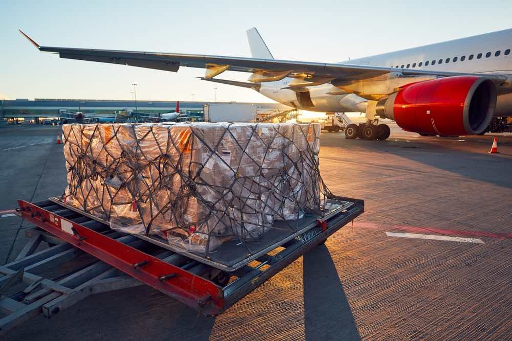 Keeping the airfield operational for Cargo business? Count on MULTI ELECTRIC.